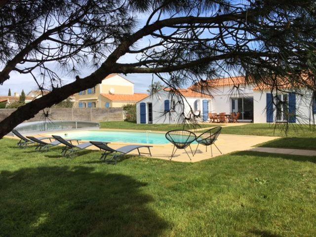 Gite Avec Piscine Privative L'Aiguillon-sur-Vie Exterior photo